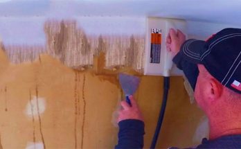 How to Remove Wallpaper With a Steamer